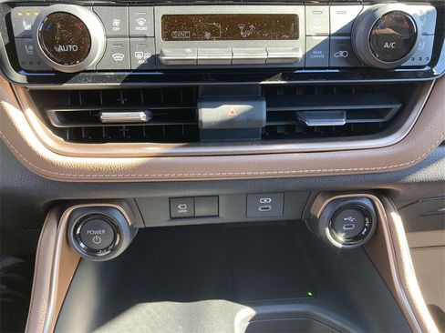 Used 2026 Toyota Grand Highlander AWD Hybrid image 17