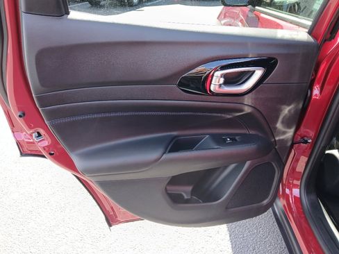 New 2026 Jeep Compass Latitude image 25