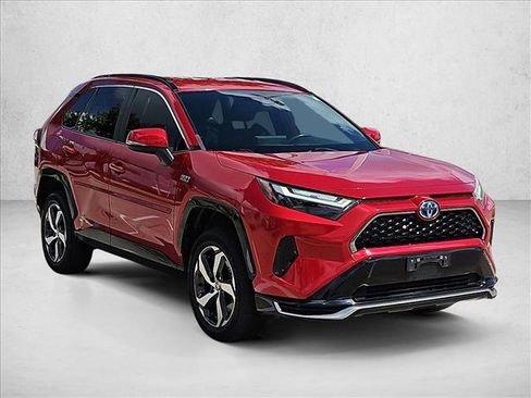 Used 2022 Toyota RAV4 SE AWD/4WD image 3