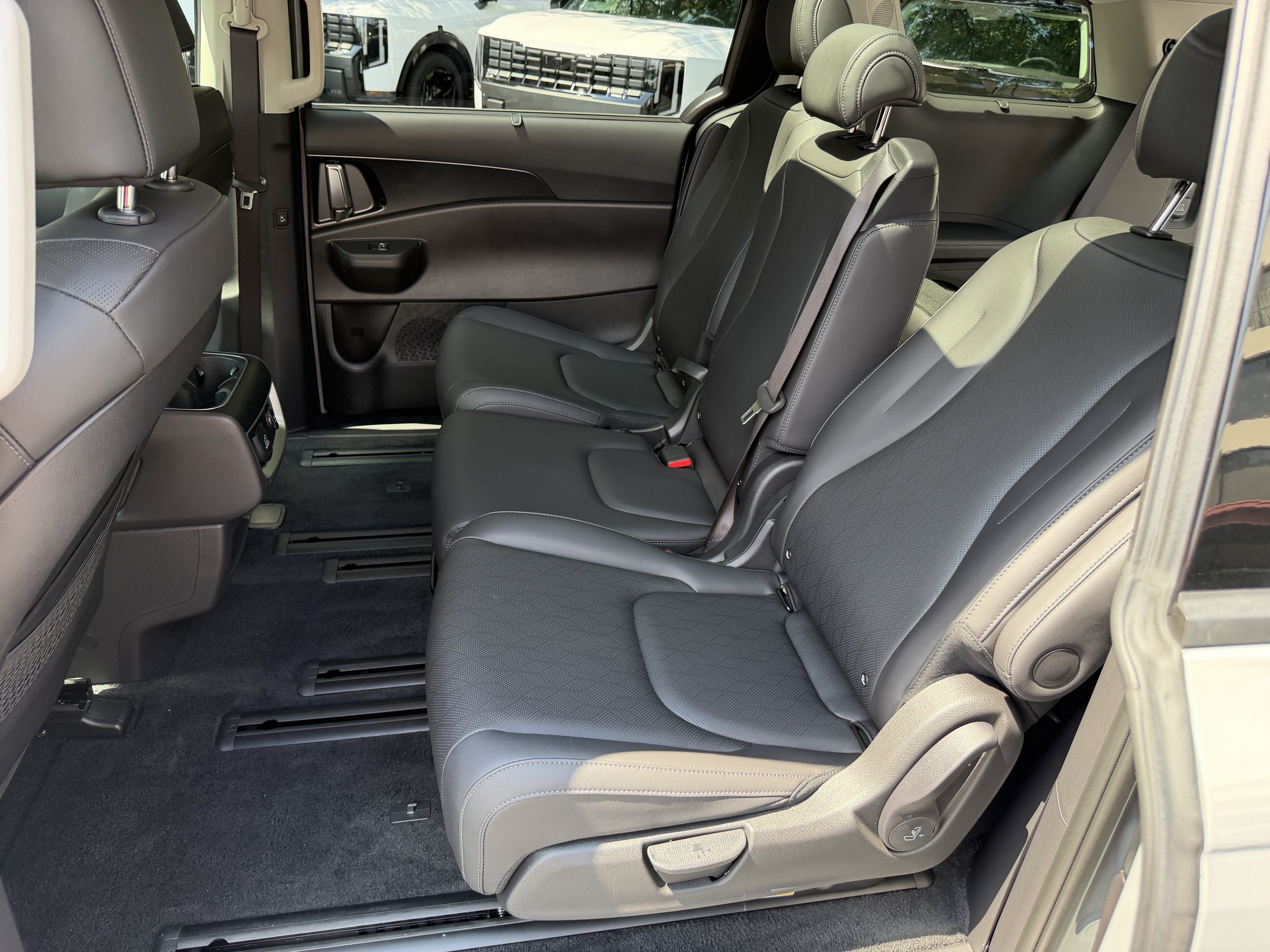 Certified 2026 Kia Carnival SX FWD image 19