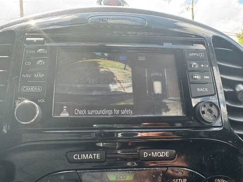 Used 2015 Nissan Juke SL image 22