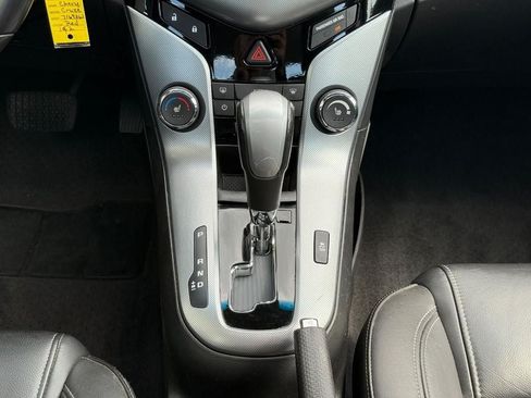 Used 2011 Chevrolet Cruze LTZ FWD image 12