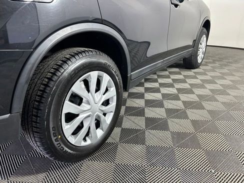 Used 2016 Nissan Rogue S AWD/4WD image 6