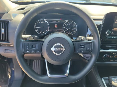 Used 2022 Nissan Pathfinder S FWD image 23