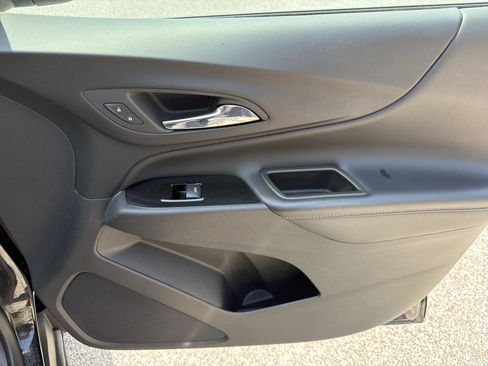 Used 2023 Chevrolet Equinox Premier FWD image 16