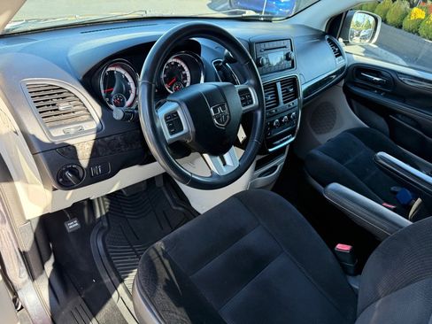 Used 2014 Dodge Grand Caravan American Value Package w/ UConnect Hands-Free Group image 14