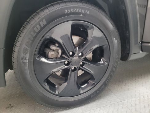 Used 2020 Jeep Compass Latitude FWD image 31