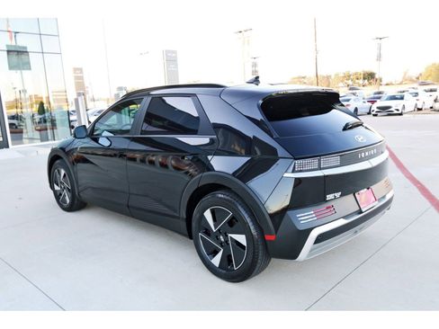 Certified 2025 Hyundai Ioniq 5 SEL image 7