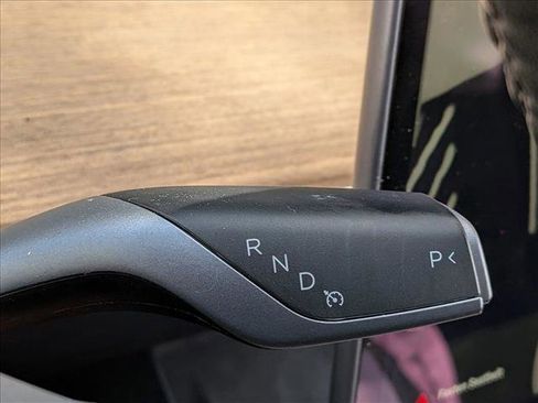 Used 2022 Tesla Model Y Long Range AWD/4WD image 12