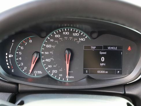 Used 2021 Chevrolet Trax LT w/ Redline Edition image 23