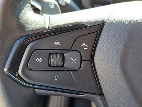 Used 2022 Chevrolet Bolt EUV LT w/ Convenience Package image 24