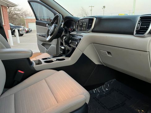 Used 2021 Kia Sportage LX w/ LX Fwd Popular Package image 9