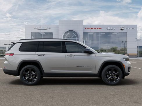 New 2025 Jeep Grand Cherokee L Altitude image 21
