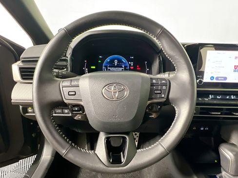 Used 2026 Toyota Camry SE FWD image 17
