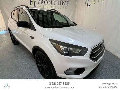 Used 2017 Ford Escape SE w/ Equipment Group 201A image 1