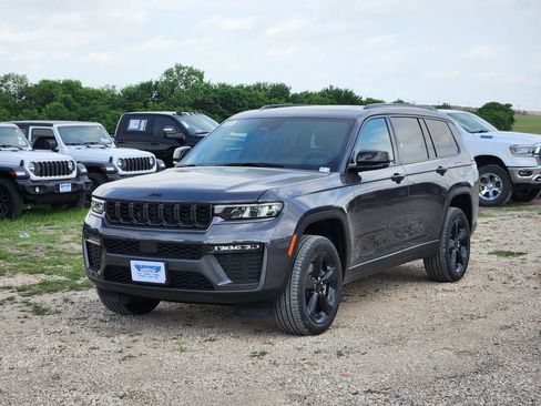 New 2026 Jeep Grand Cherokee L Limited w/ Limited Altitude Package image 2