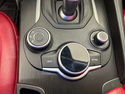 Used 2018 Alfa Romeo Giulia RWD image 46