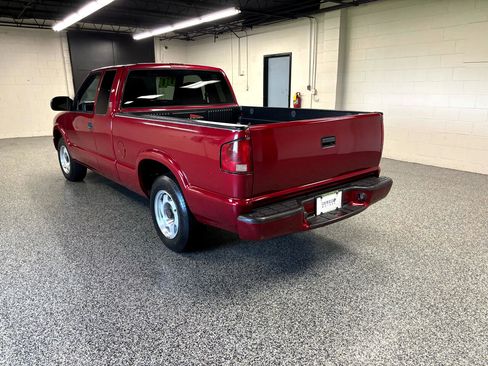 Used 2000 GMC Sonoma SLS w/ SLS Super Spec Pkg 2 image 6