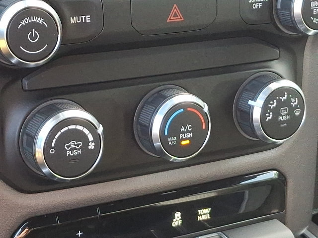 Used 2020 RAM 1500 Big Horn AWD/4WD image 14