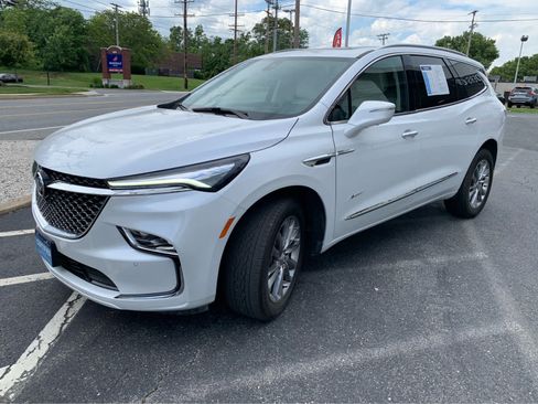 Used 2024 Buick Enclave Avenir w/ Avenir Technology Package FWD image 2