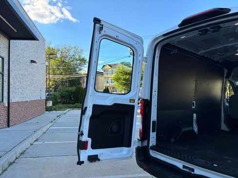 Used 2019 Ford Transit 250 130 Medium Roof RWD image 16