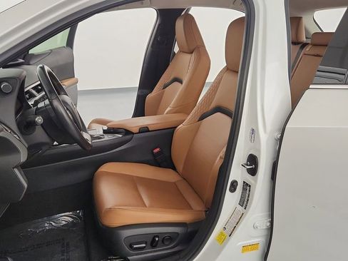Used 2021 Lexus UX 200 w/ Accessory Package (Z2) FWD image 14