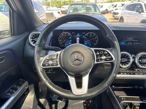Used 2022 Mercedes-Benz GLB 250 4MATIC image 36
