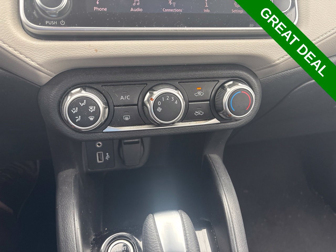 Used 2021 Nissan Versa SV FWD image 17