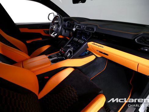 Used 2022 Lamborghini Urus AWD/4WD image 29