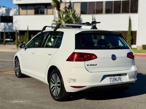 Used 2016 Volkswagen e-Golf SE w/ DC Fast Charging Package image 11