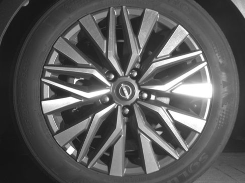 Used 2025 Nissan Altima 2.5 SV image 12