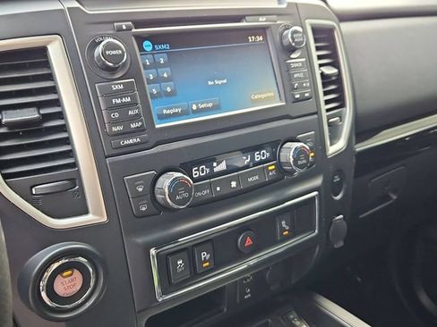 Used 2018 Nissan Titan SV w/ SV Convenience Package RWD image 19