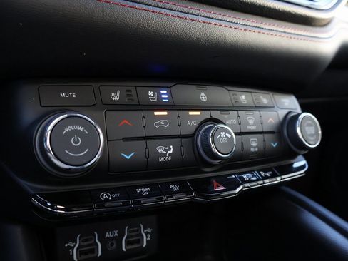 Used 2024 Dodge Durango GT image 38