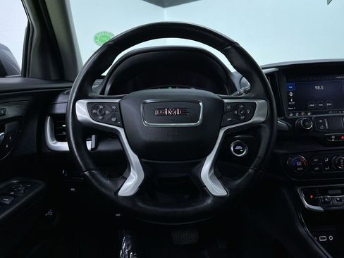 Used 2024 GMC Terrain SLT image 21