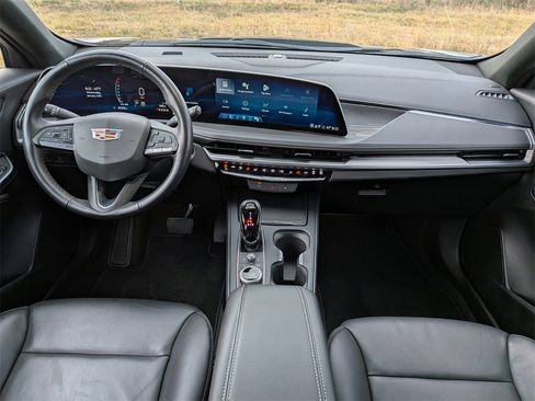 Certified 2025 Cadillac XT4 Premium Luxury image 18