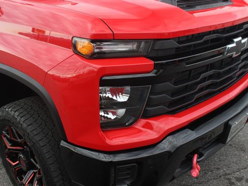 Used 2025 Chevrolet Silverado 2500 Custom w/ Custom Value Package image 9