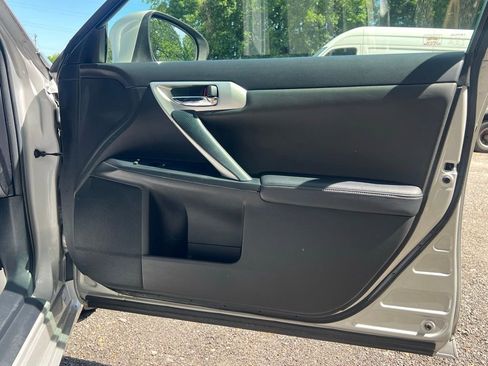Used 2011 Lexus CT 200h Premium w/ Premium Audio Pkg FWD image 14