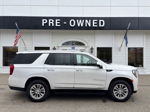Used 2021 GMC Yukon SLT w/ SLT Luxury Package AWD/4WD image 4