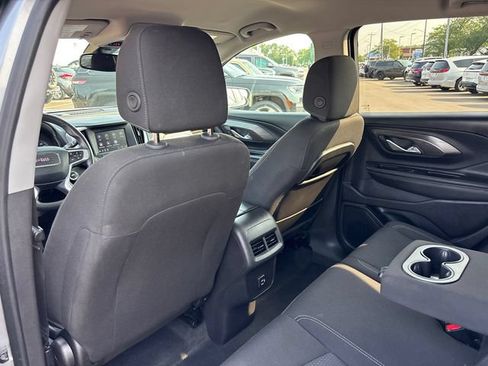 Used 2024 GMC Terrain SLE AWD/4WD image 9
