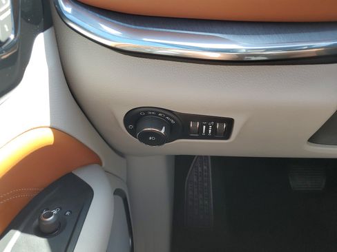 Used 2023 Jeep Compass Limited w/ Elite Group image 27