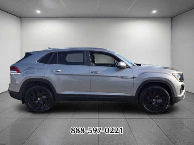 Used 2026 Volkswagen Atlas Cross Sport SE FWD image 6