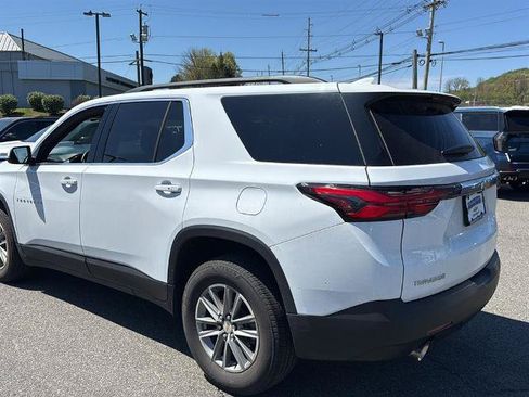 Used 2023 Chevrolet Traverse LT FWD image 5