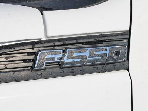 Used 2016 Ford F550 4x4 Crew Cab Super Duty image 10