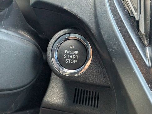 Used 2025 Subaru Forester Premium AWD/4WD image 18