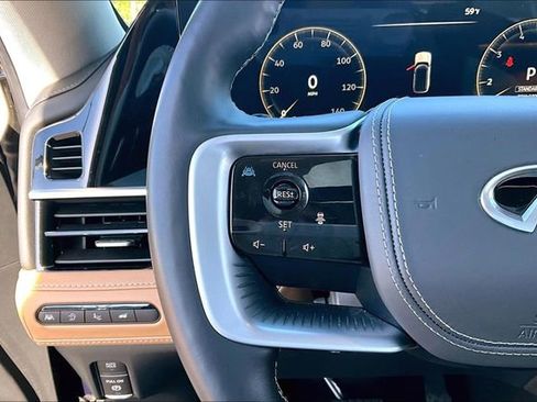 Used 2025 INFINITI QX80 Sensory AWD/4WD image 10
