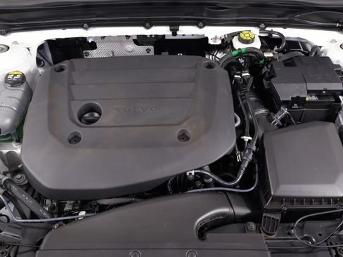 Used 2024 Volvo XC40 B5 Plus w/ Climate Package image 64