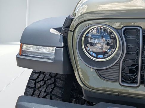 New 2025 Jeep Gladiator Mojave image 8