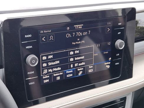 New 2026 Volkswagen Taos SEL AWD/4WD image 11