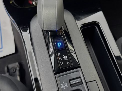 Used 2025 Toyota Prius LE FWD image 20