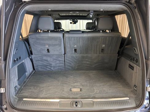 Used 2023 Jeep Grand Wagoneer Series III AWD/4WD image 32
